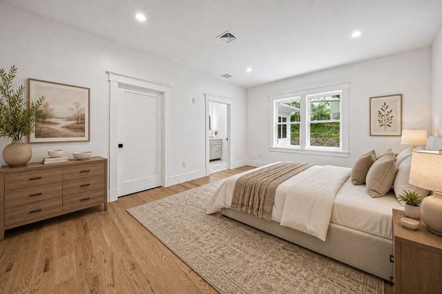33 Pine Street, Dover, MA 02030