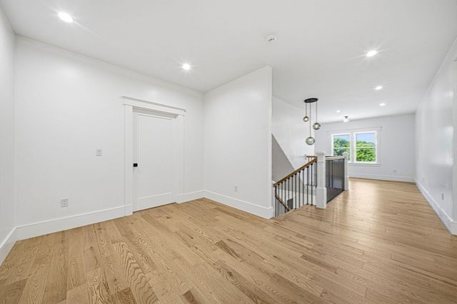 33 Pine Street, Dover, MA 02030