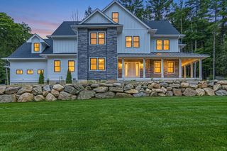 33 Pine Street, Dover, MA 02030