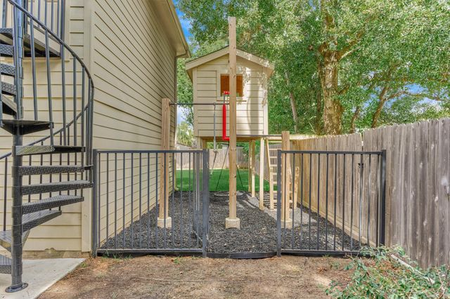 17402 Memorial Trace Drive, Spring, TX 77379