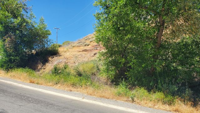 Ranch Club Rd, Lake Elizabeth, CA 93532