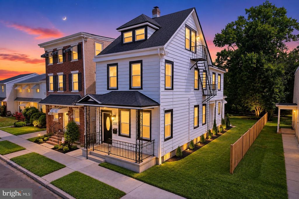 225 STACY, BURLINGTON, NJ 08016 — exterior