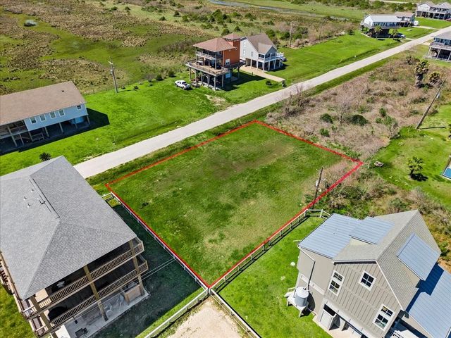 938 Melody Lane, Crystal Beach, TX 77650