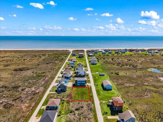 938 Melody Lane, Crystal Beach, TX 77650