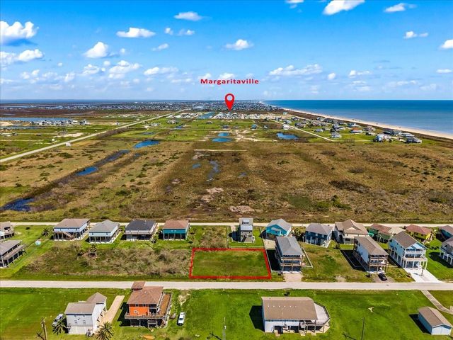 938 Melody Lane, Crystal Beach, TX 77650