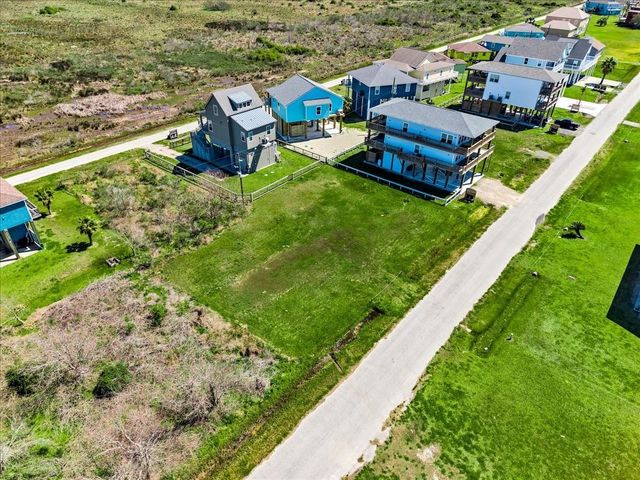 938 Melody Lane, Crystal Beach, TX 77650