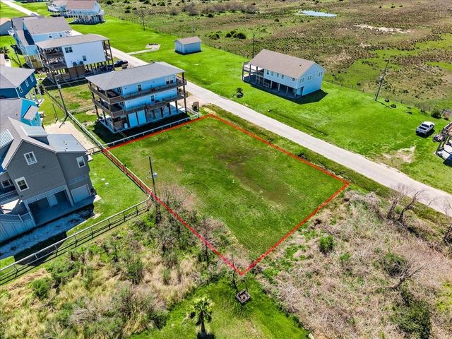 938 Melody Lane, Crystal Beach, TX 77650