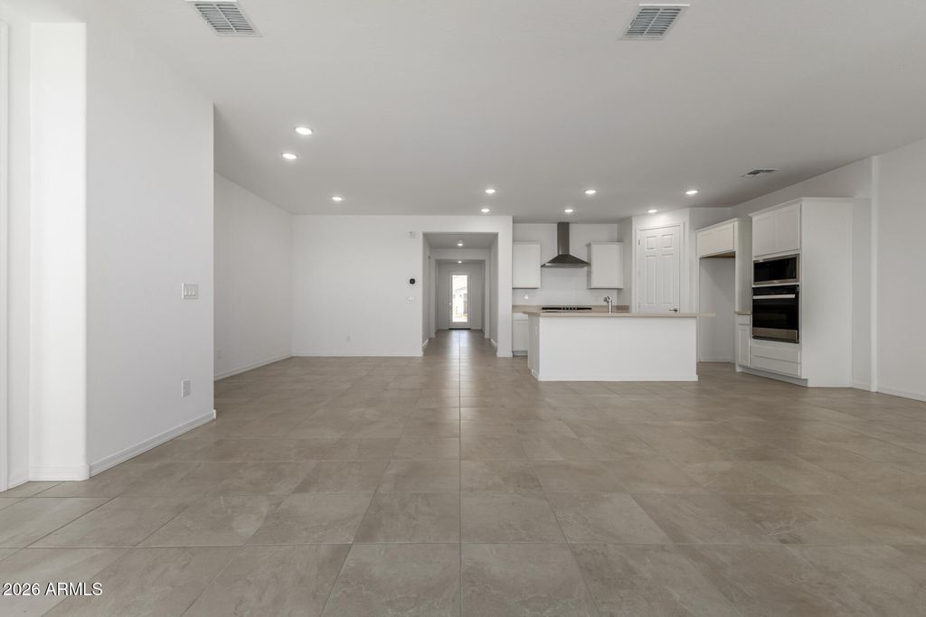 17269 W Saguaro Vista Drive, Surprise, AZ 85387 — photo 2