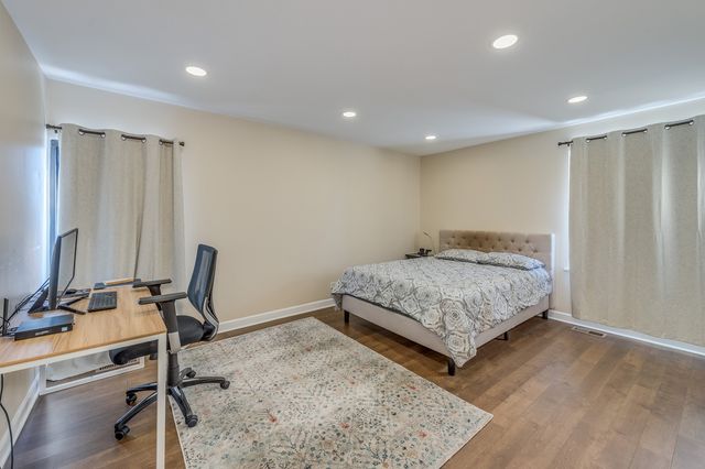 421 Elm Street 6K, Deerfield, IL 60015