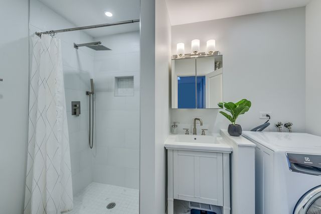 421 Elm Street 6K, Deerfield, IL 60015