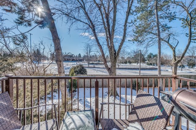 421 Elm Street 6K, Deerfield, IL 60015