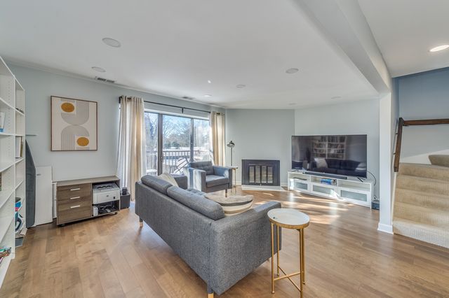 421 Elm Street 6K, Deerfield, IL 60015