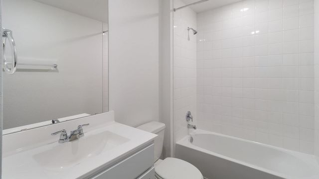 141 ORANGE FLAME BLVD, Uhland, TX 78640