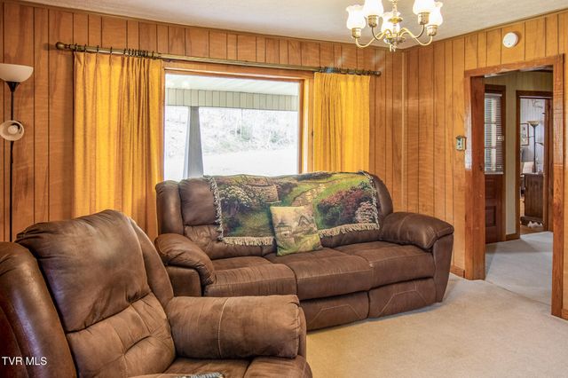 2911 Kingdom Road, Duffield, VA 24244