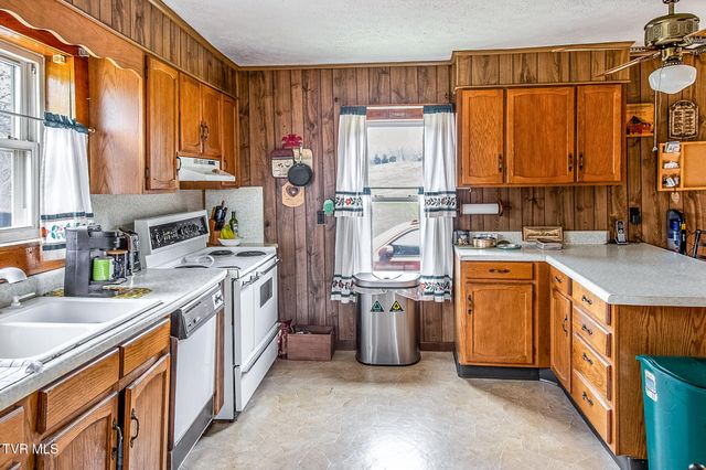 2911 Kingdom Road, Duffield, VA 24244