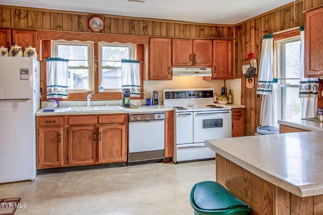 2911 Kingdom Road, Duffield, VA 24244