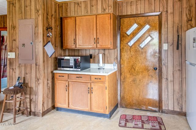 2911 Kingdom Road, Duffield, VA 24244