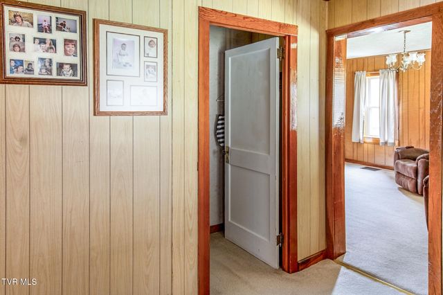 2911 Kingdom Road, Duffield, VA 24244