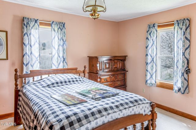 2911 Kingdom Road, Duffield, VA 24244