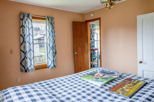 2911 Kingdom Road, Duffield, VA 24244