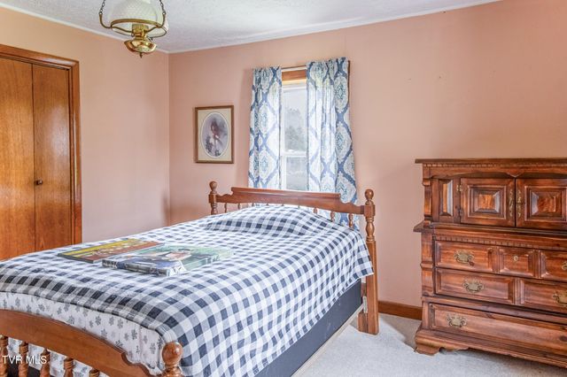 2911 Kingdom Road, Duffield, VA 24244