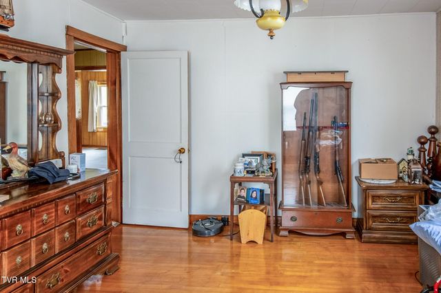 2911 Kingdom Road, Duffield, VA 24244