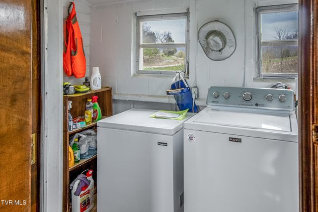 2911 Kingdom Road, Duffield, VA 24244