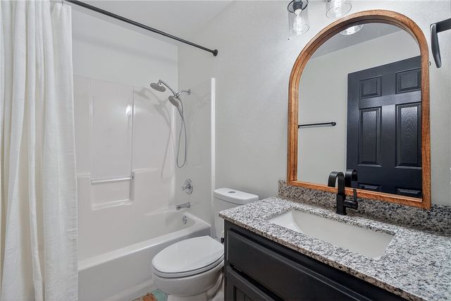8517 Spruce Drive, Rogers, AR 72756