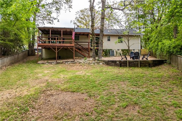 8517 Spruce Drive, Rogers, AR 72756
