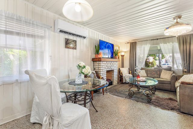 418 Kern Street, West Palm Beach, FL 33405