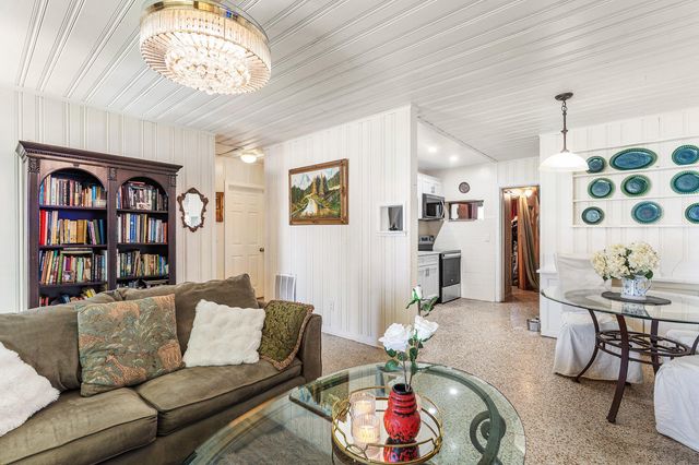 418 Kern Street, West Palm Beach, FL 33405