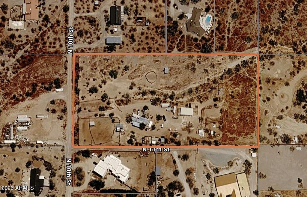 45215 N 10TH Street '-', New River, AZ 85087 — exterior