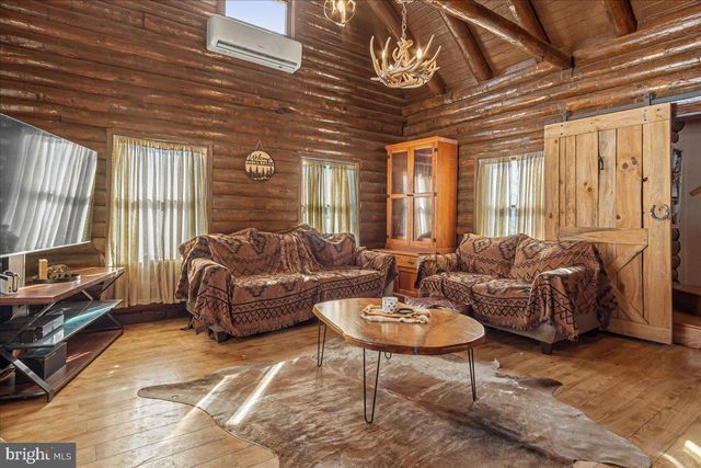 325 SADDLEBRED DR, Hedgesville, WV 25427