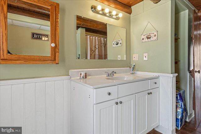 325 SADDLEBRED DR, Hedgesville, WV 25427