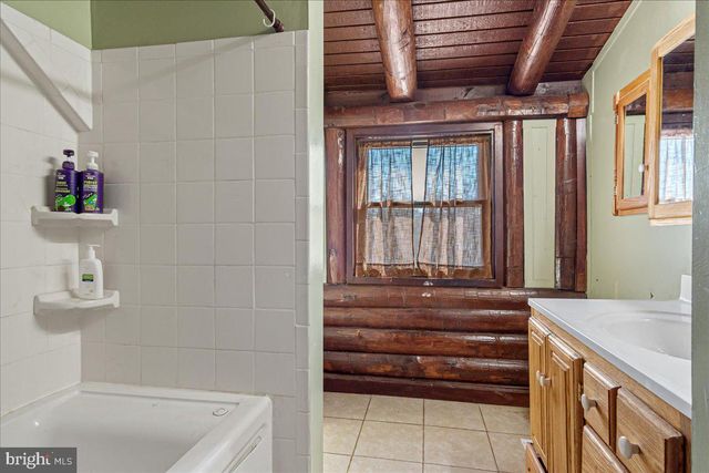 325 SADDLEBRED DR, Hedgesville, WV 25427