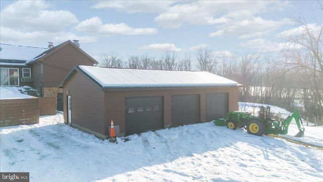 325 SADDLEBRED DR, Hedgesville, WV 25427
