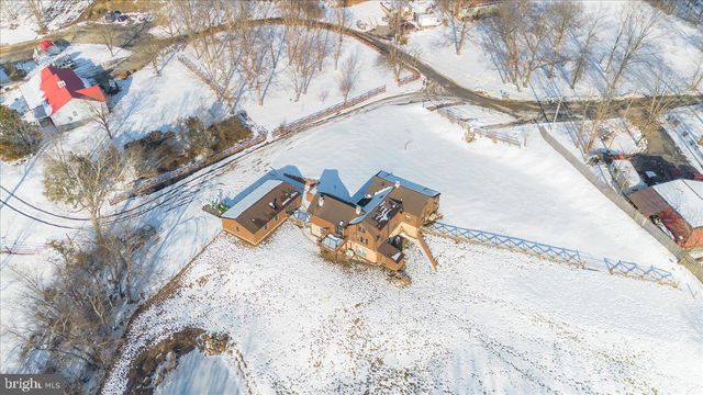 325 SADDLEBRED DR, Hedgesville, WV 25427