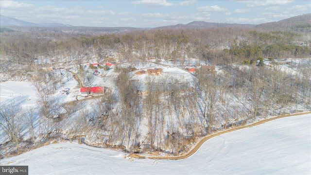 325 SADDLEBRED DR, Hedgesville, WV 25427