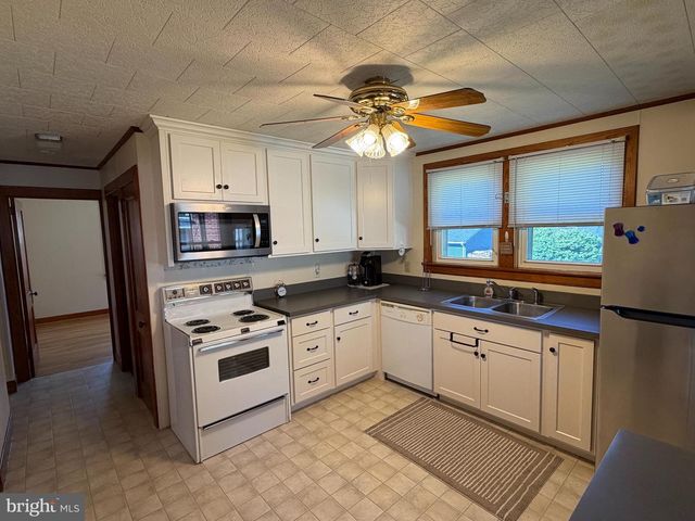 125 S WINDSOR AVE, Palmyra, PA 17078