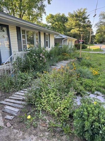 504 N Billy Bryan Street, Carbondale, IL 62901