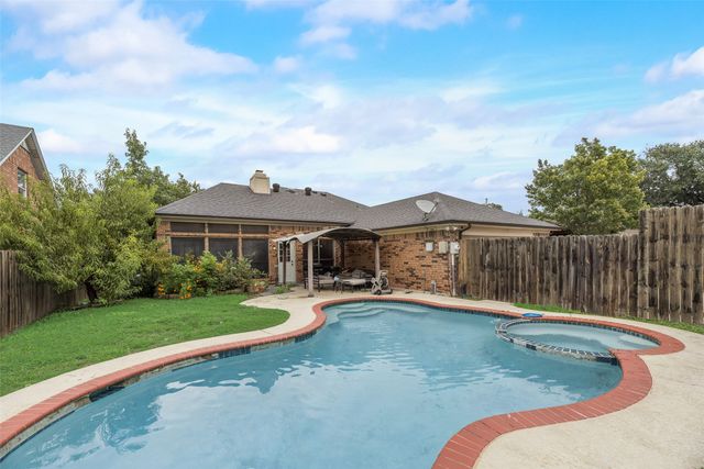 1670 Crosshaven Drive, Lewisville, TX 75077