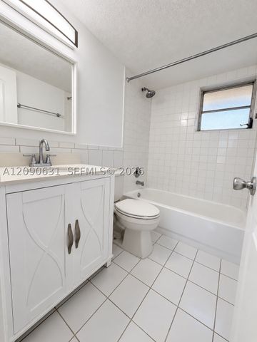 816 NW 87th Ave 203, Miami, FL 33172