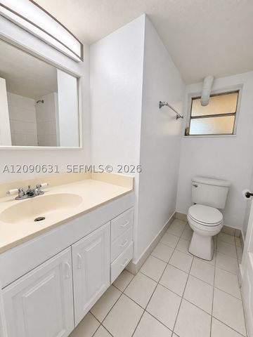 816 NW 87th Ave 203, Miami, FL 33172