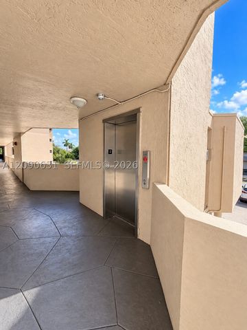 816 NW 87th Ave 203, Miami, FL 33172