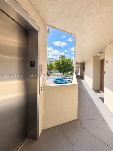 816 NW 87th Ave 203, Miami, FL 33172