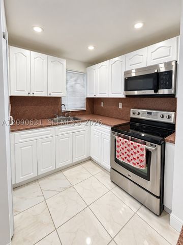 816 NW 87th Ave 203, Miami, FL 33172