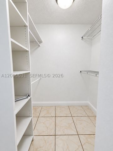816 NW 87th Ave 203, Miami, FL 33172