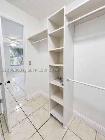 816 NW 87th Ave 203, Miami, FL 33172