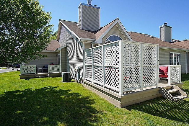 10 Sweet Bay Lane, Amherst, NY 14221