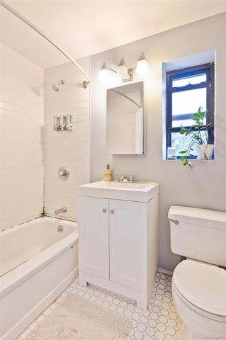 5225 39th Road 2C, Woodside, NY 11377